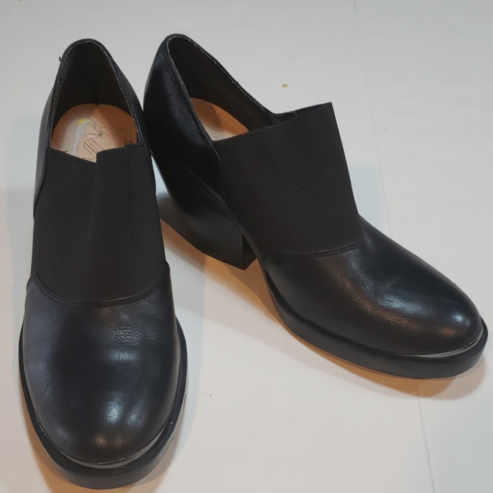 Naya Acre Black leather Ankle Boots sz 8